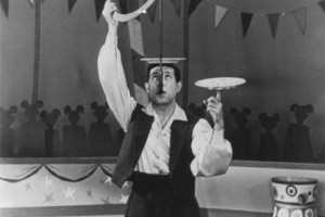 Kumar Pallana Performing his routines 1940's